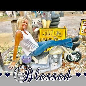 Meet your Posher, Lori